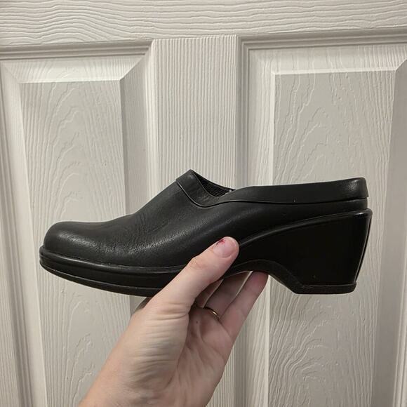 Dansko Black Leather Slip On Supportive Neutral Cabrio Mule Clogs Size 9.5 - Picture 4 of 7